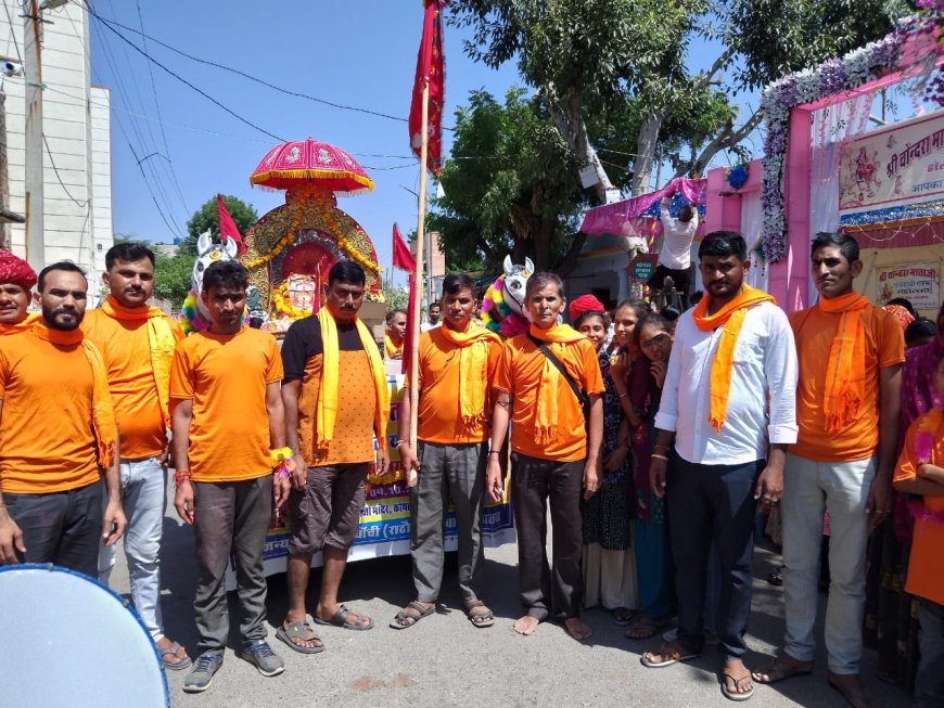 तखतगढ़ राठौड़ परिवार कुलदेवी के दर्शन को गांजे बाजें स्वागत से रवाना हुआ पैदल संघ