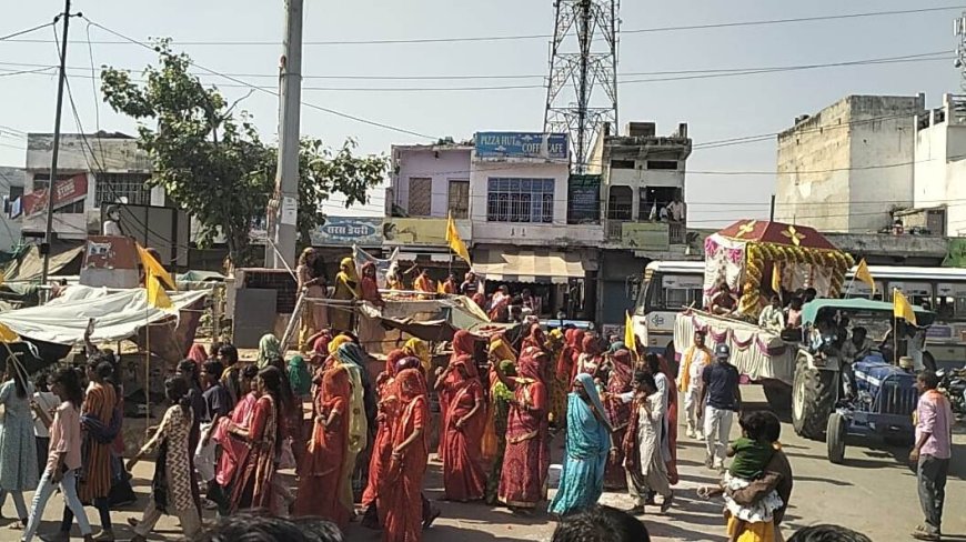 महर्षि वाल्मीकि जयंती, शोभा यात्रा के साथ मनाई