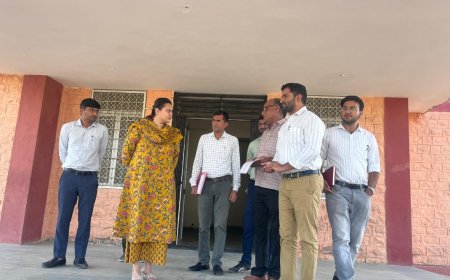 जिला कलक्टर ने शिव उपखंड मुख्यालय पर किया राजकीय कार्यालयों का औचक निरीक्षण