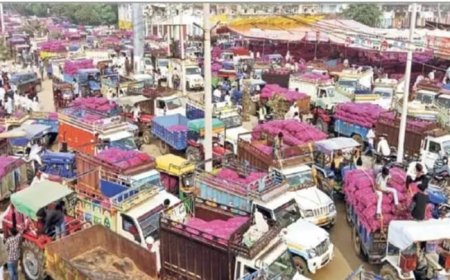 अनाज मंडी जैसी सरकारी कैंटीन नहीं, माल बिकने के बाद ही खा पाते हैं खाना