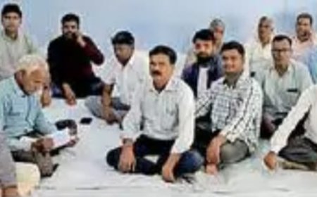 खैरथल मंडी की समस्याओं को लेकर सचिव को सौंपा ज्ञापन