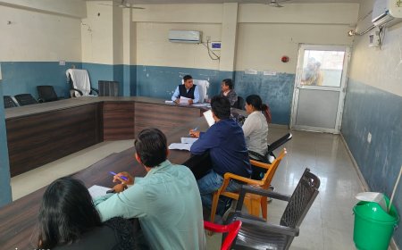 बकाया फसल बीमा क्लेम के निस्तारण की कार्यवाही शीघ्र की जावे - एडीएम