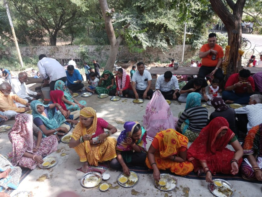 छाहर्रीन धाम हनुमानजी मंदिर के मुख्य द्वार पर अन्नकूट महोत्सव आयोजित