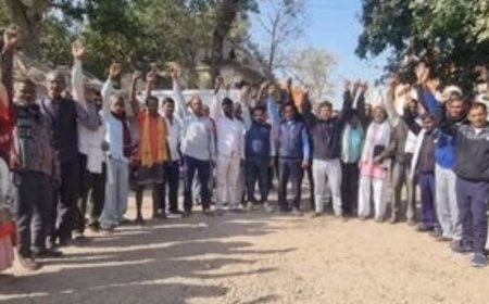 सैकडों श्रमिकों ने एफसीआई डिपो के मुख्य गेट पर केन्द्र सरकार व स्थानीय प्रबन्धक के खिलाफ किया विरोध प्रदर्शन