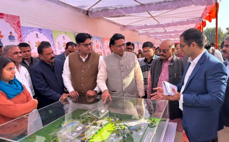 सरकार की पहली वर्षगांठ की प्रदर्शनी में दर्शाया वर्तमान एवं भविष्य का विकास जिले के पंचगौरव एवं विकास कार्यों के मॉडल का किया सजीव प्रदर्शन