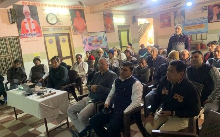 प्रसिद्ध कैंसर रोग विशेषज्ञ डा०  जितेन्द्र पहलाज़ानी द्वारा 47 मरीजों  की  निशुल्क जाँच  कर दिया  परामर्श