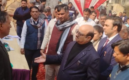 जिले में सुशासन सप्ताह - प्रशासन गांव की ओर 2024 अभियान की हुई शुरुआत,शिविर में 30 परिवेदनाओं का मौके पर हुआ निस्तारण