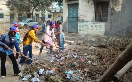 स्वयंसेविकाओं ने शिविर में श्रमदान कर दिया स्वच्छता का संदेश