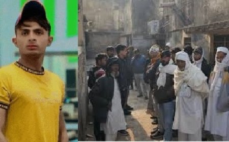 रामगढ़: बाइक को टक्कर मार खेत में गिरी बेकाबू कार: एक की मौत, एक गंभीर घायल