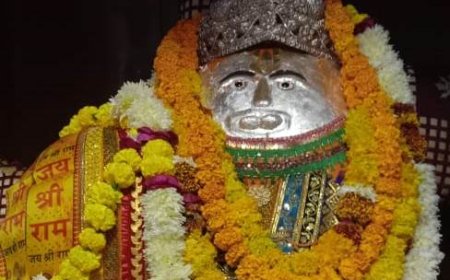 सकट के रामेश्वर धाम वीर हनुमान मंदिर में हुआ भजन संध्या का आयोजन