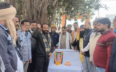 सुशासन दिवस - गोविन्दगढ़ कस्बे में भारतरत्न पूर्व प्रधानमंत्री अटल बिहारी वाजपेई की जयंती मनाई