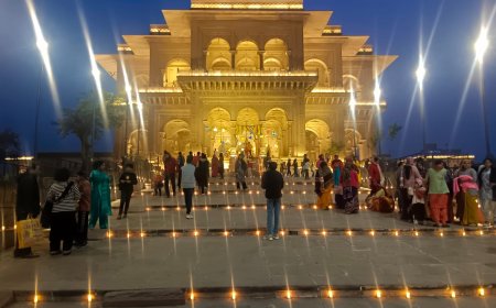 दीपों की जगमगाहट से गंगा मंदिर का लौटा पुरातन वैभव