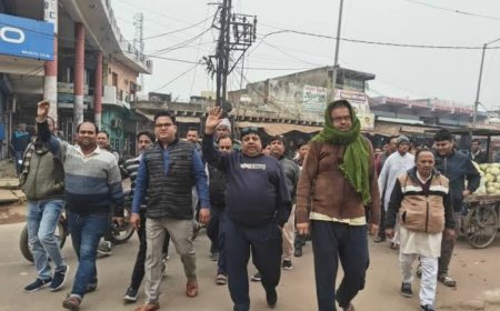 सर्राफा व्यापारी से मारपीट कर नगदी व आभूषण लूट के मामले व्यापारियों ने बाजार बंद कर किया प्रदर्शन