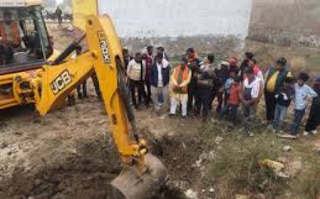 प्रशासन ने हटाया अवैध कब्जा, जोहड़ की पैमाइश के लिए तलाशे पुराने कुएं