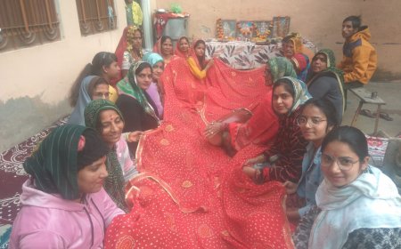 ओम प्रकाश चेजारा के आवास पर महिलाओं ने लगाई मां शाकंभरी की चुनरी की बूटियां