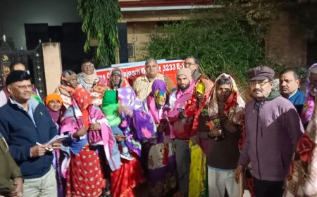 लायंस क्लब ने सर्दी से बचने के लिए किए कंबल वितरित