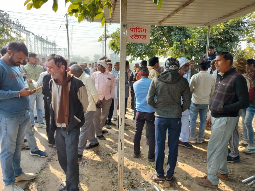 किसानों ने दिया ग्रिड पर धरना, बोले-रात में पूरी  चाहिए बिजली