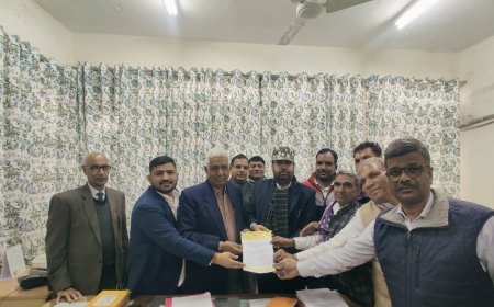 अत्यंत पिछड़ा वर्ग बनाकर पृथक आरक्षण देने की मांग को लेकर सौंपा ज्ञापन