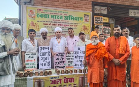 समारोह में भोजन को जूठा न छोङे,पर्यावरण सेवक लोगों को करते हैं जागरूक