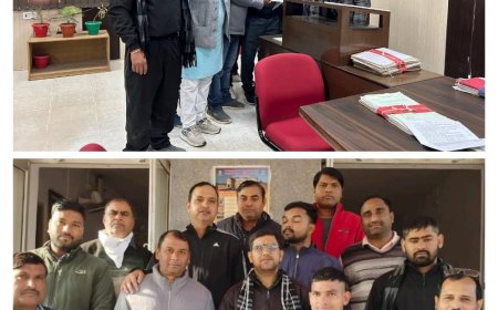 शिक्षा विभाग में स्थानांतरण पर लगाई गई रोक को हटाने के लिए मुख्यमंत्री के नाम जिला कलेक्टर को सौंपा ज्ञापन