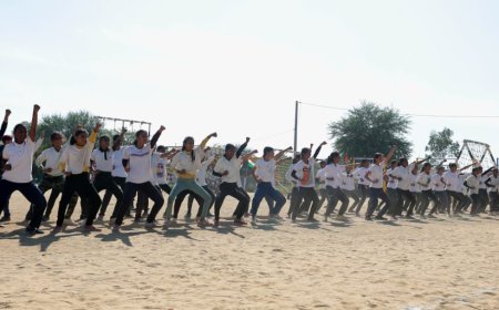 शिविर के समापन समारोह में बालिकाओं  द्वारा साहस और  हेरत अंगज प्रदर्शन कर राष्ट्र की  रक्षा करने की शपथ ली