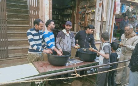 पौष बड़ा प्रसादी पाने के लिए उमडे श्रद्धालु