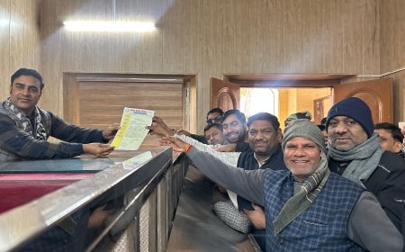 तिजारा में विरोध प्रदर्शन जारी: व्यापार महासंघ ने उपखंड अधिकारी को सौंपा ज्ञापन