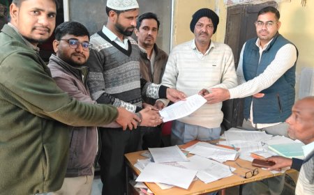 प्रमुख शासन सचिव के नाम नोै सूत्री मांगो का उपखण्डाधिकारी/तहसीलदार के कानूनगो को सौैपा ज्ञापन मांग नही मानने पर पटवारी करेगे 13से धरना प्रदर्शन