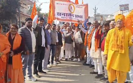 वार्षिक महोत्सव पर  श्री राम लला की शोभायात्रा बैंड बाजे के साथ निकाली