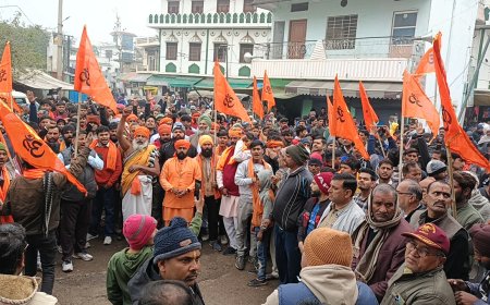 मिलकपुर की ढाणी में गौकशी करने वाले सभी आरोपियों की गिरफ्तारी सहित अन्य मांगो को लेकर रामगढ़ में निकाली आक्रोश रैली