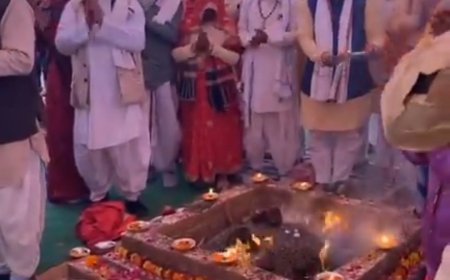 महुवा में श्रीमद्भागवतकथा हवन पूजन के साथ  विशाल भंडारा हुआ आयोजित