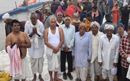 माघ पूर्णिमा के अवसर पर प्रयागराज में आयोजित महाकुम्भ में करोड़ों भगतों ने लगाई आस्था की डुबकी