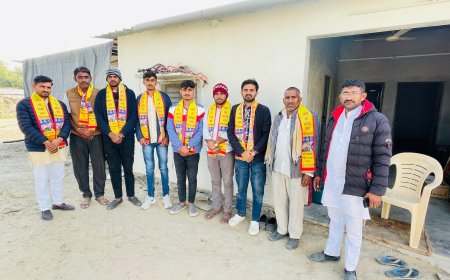 स्व श्रवण ढाका की पुण्य स्मृति में गौशाला में लापसी बनाकर गौवंश को खिलाई