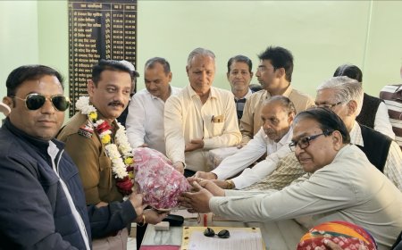 स्वर्णकार समाज ने किया नवपदस्थापित थानाधिकारी सुरेश कुमार सोनी का स्वागत