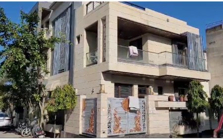 सीए के घर पर आयकर विभाग की करीब दो दर्जन टीमों का छापा: साढ़े छः करोड़ नकदी 7 किलो से अधिक सोना जप्त, कार्यवाही जारी