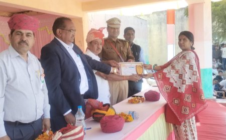 76 वा गणतंत्र दिवस धूमधाम से मनाया,नगरपालिका अध्यक्ष ने किया ध्वजारोहण