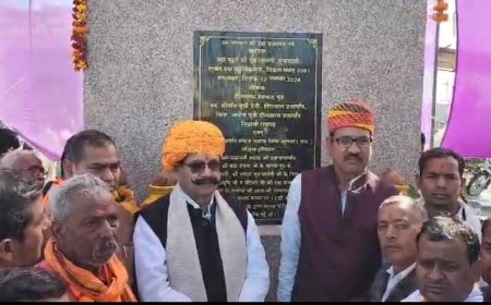 रामगढ़ में दक्ष प्रजापति महाराज की मूर्ति अनावरण के उपलक्ष्य में  कलश शोभा यात्रा निकली, माटी कला बोर्ड अध्यक्ष ने किया मूर्ति अनावरण