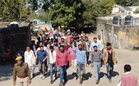 गोशाला को ग्राम पंचायत रावत खेड़ा को सौंपने, समिति अध्यक्ष सहित अन्य पर मुकदमे की मांग