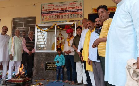 आदर्श विद्या मंदिर मंडावर में बसंत पंचमी पर सरस्वती मां की स्थापना