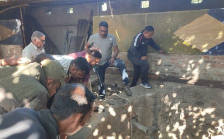 अय्यप्पा मंदिर के बगल में बने सौ फुट कुएं में गिरा, जीवित निकाला  बाहर