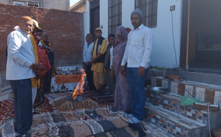 माघ एकादशी को हुआ गायत्री महायज्ञ लोक कल्याण के लिए दी यज्ञ में आहुतियां