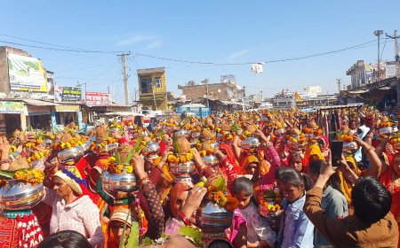 10 फरवरी को नवनिर्मित विश्वकर्मा मंदिर में होगा मूर्ति स्थापना समारोह: मूर्ति स्थापना को लेकर 500 महिलाओं द्वारा निकाली गई भव्य कलश यात्रा