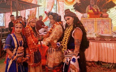 श्री कृष्ण- रुक्मणी विवाह पर महिलाओं ने गए मंगल गीत, कृष्ण रुक्मिणी व शिव पार्वती की संजीवन झांकी सजाई