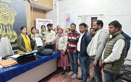 गिरदावरी कार्य में आ रही पटवारियो की समस्याओं का समाधान कराने की मांग अलवर कलेक्टर को सौंपा ज्ञापन