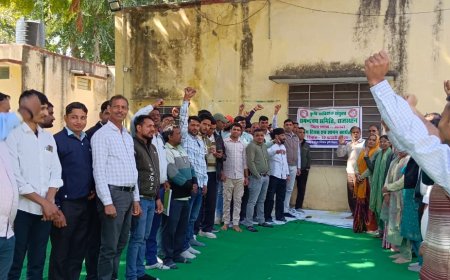 कृषि पर्यवेक्षकों ने अपनी 11 सूत्री मांगों को लेकर किया धरना-प्रदर्शन और मुख्यमंत्री के नाम ज्ञापन सौंपा