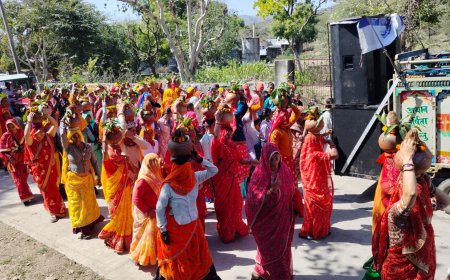 देवती में कलश यात्रा से शुरू हुआ शिव विष्णु हनुमानजी व राधा कृष्ण की मूर्तियों की स्थापना महोत्सव का आगाज