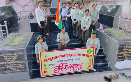 पुलवामा आतंकीहमले  में वीर शहीदों को दी श्रद्धांजलि