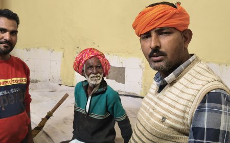 खुले आसमान के नीचे रात गुजार रहे बुजुर्गों को रैन बसेरे में पहुंचाया