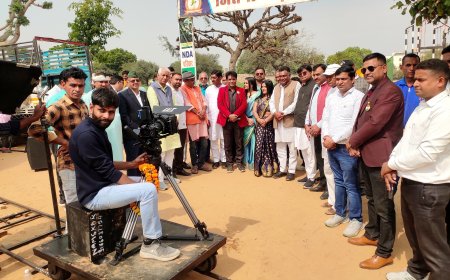 भारत माता के जयकारों के साथ हुई फ़िल्म की शूटिंग शुरू