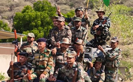 गुढ़ागौड़जी मैं फिल्म पॉइंट जीरो की शूटिंग के दूसरे दिन का दृश्य,  शूटिंग के दूसरे दिन दुश्मन के ड्रग्स अड्डों को किया नष्ट